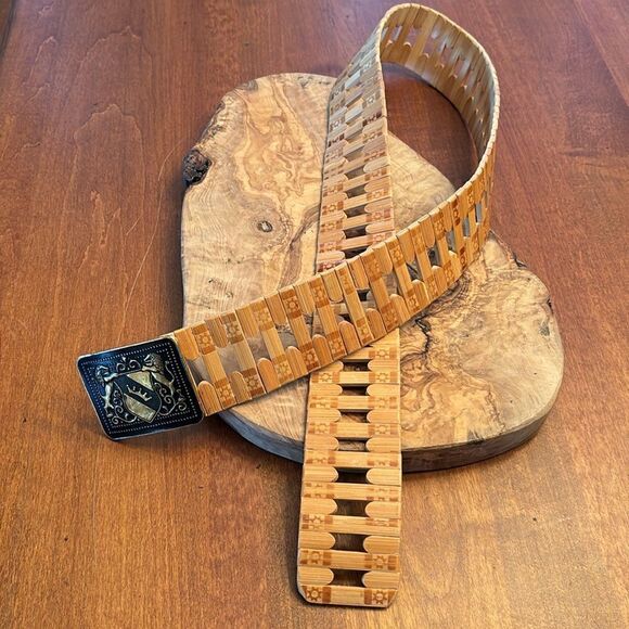 Vintage Wooden Bamboo Coat of Arms Belt - Picture 4 of 8